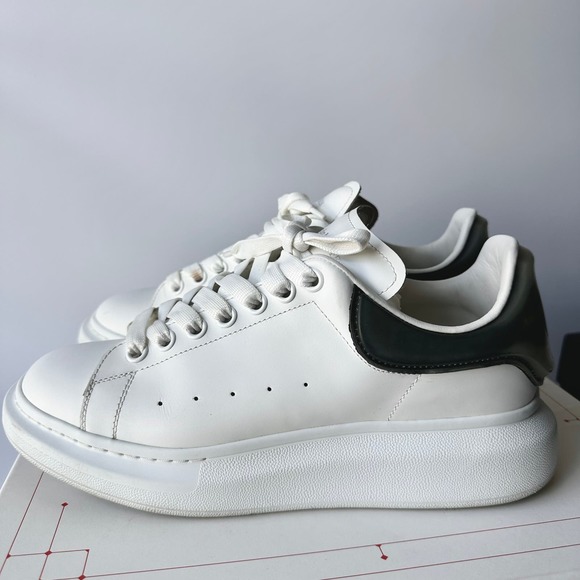 Alexander McQueen Matte Transparent Oversized Sneaker - Picture 4 of 8